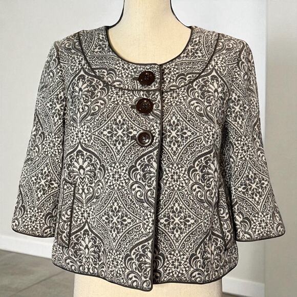 Ann Taylor Three Button 3/4 Sleeve Brown Ivory Damask Crop Swing Jacket Size 8 - Picture 1 of 12